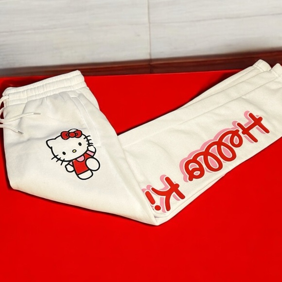 Hello Kitty NWOT White and Red Sweatpants size Medium - Picture 1 of 11